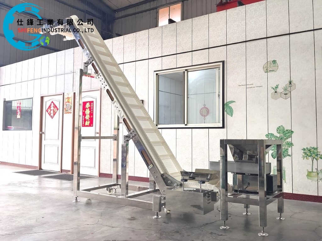 不銹鋼塑板帶Z型輸送機&客戶案例六